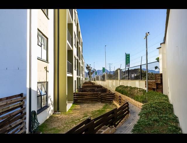1 BEDROOM APARTMENT TO LET IN GREENBAY ECO ESTATE